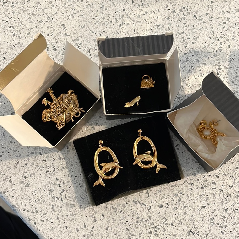 Lot of vintage Avon Jewelry